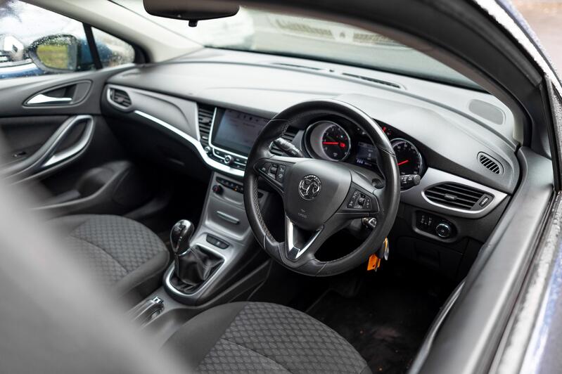 VAUXHALL ASTRA