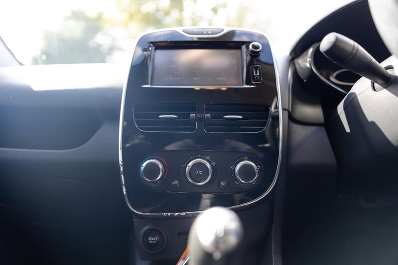 RENAULT CLIO
