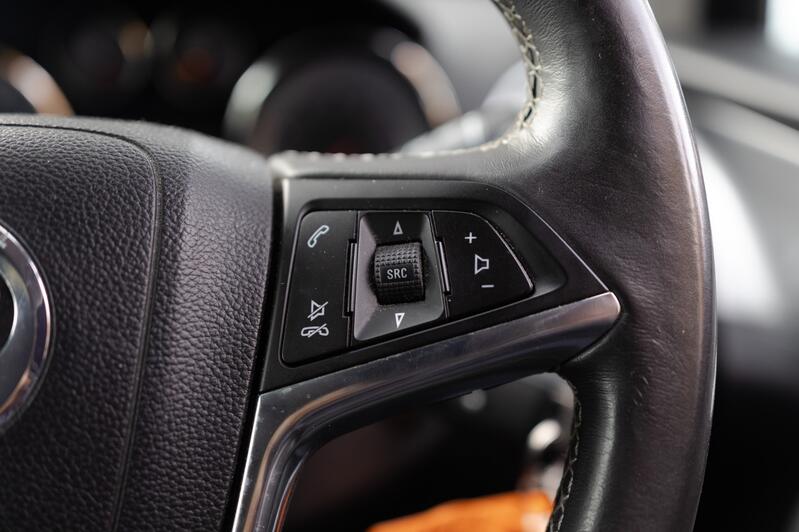 VAUXHALL MOKKA