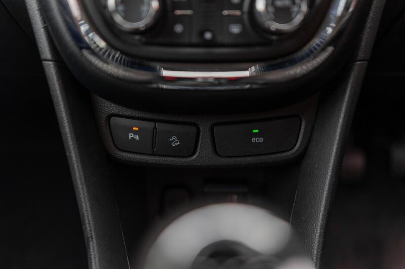 VAUXHALL MOKKA