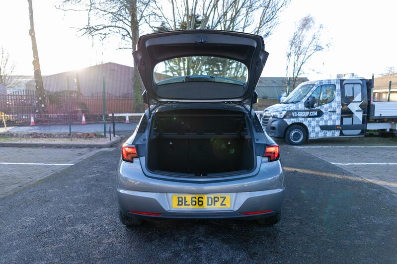 VAUXHALL ASTRA