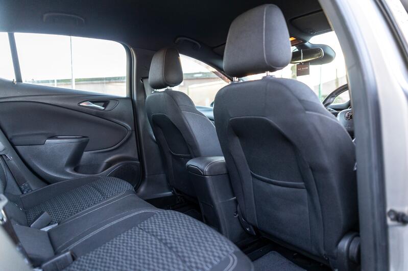VAUXHALL ASTRA